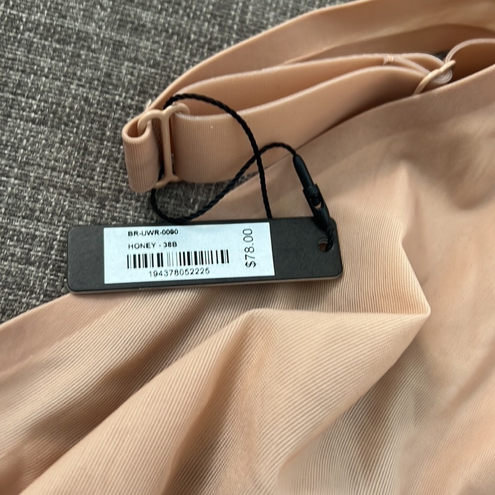 Skims Naked Plunge Underwire Bra - Picture 4 of 10